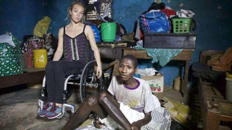 Sophie visitou Gana para um documentário sobre a vida em Gana para pacientes com deficiência: alguns deles vivem no mesmo quarto há 15 anos Sophie visitou Gana para um documentário sobre a vida em Gana para pacientes com deficiência: alguns deles vivem no mesmo quarto há 15 anos
