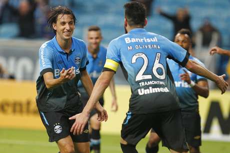 Geromel comemora o gol que abriu o caminho para vitória e classificação do Grêmio Geromel comemora o gol que abriu o caminho para vitória e classificação do Grêmio