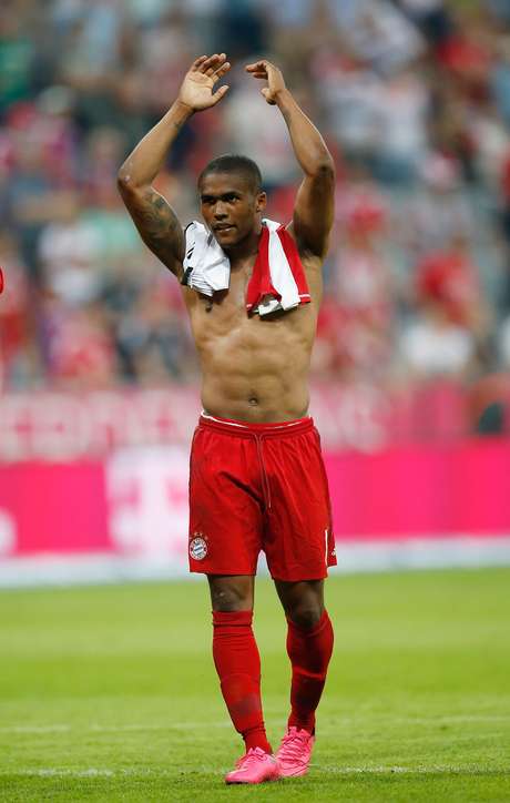 Robben critica drible de Douglas Costa: "acrobacia de circo"