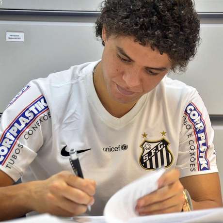 Victor Ferraz, do Santos Victor Ferraz, do Santos