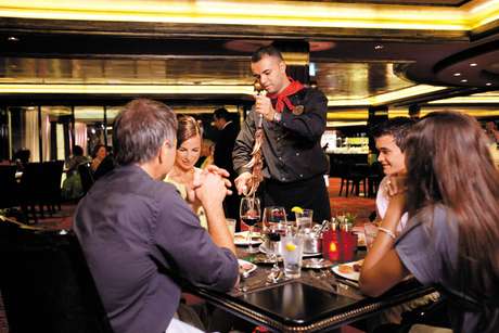 Entre os destaques dos seus navios estão as diversas opções de restaurantes Entre os destaques dos seus navios estão as diversas opções de restaurantes