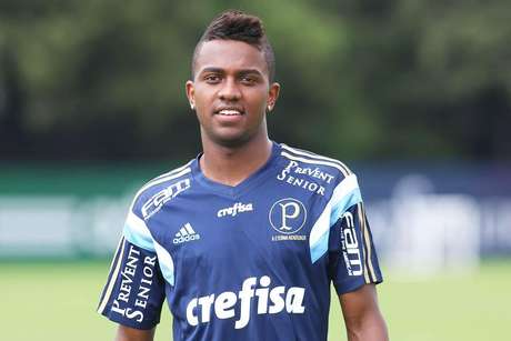 Como Kelvin saiu da reserva do Palmeiras para a titularidade no São Paulo 2