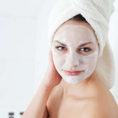 A substância é recomendada para rosto, mãos e pés. A substância é recomendada para rosto, mãos e pés.