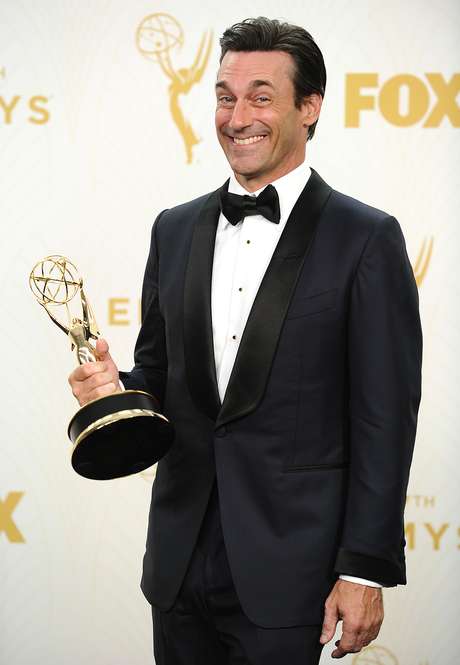 Após oito indicações, Jon Hamm venceu na categoria melhor ator de série dramática Após oito indicações, Jon Hamm venceu na categoria melhor ator de série dramática