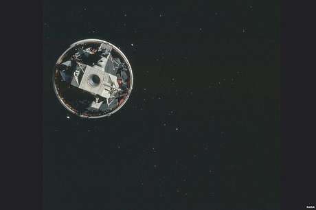 Esta é uma imagem da órbita lunar feita durante a missão Apollo 15 (Foto: Nasa/Project Apollo Archive) Esta é uma imagem da órbita lunar feita durante a missão Apollo 15 (Foto: Nasa/Project Apollo Archive)