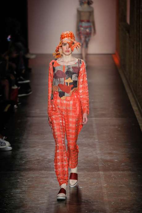 Em seu 5º dia, o São Paulo Fashion Week exibe a coleção de Fernanda Yamamoto para o inverno de 2016 Em seu 5º dia, o São Paulo Fashion Week exibe a coleção de Fernanda Yamamoto para o inverno de 2016