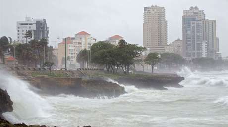 El huracán Erika impactó el noreste de México en el 2003. En consecuencia fueron evacuadas 51 plataformas petroleras, lo que significó una pérdida de 8,708 barriles de petróleo por día y 173,140 millones de pies cúbicos de gas natural diariamente. Los estados de Nuevo León y Tamaulipas fueron los más afectados.