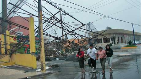 El huracán Wilma fue uno de los más destructivos en el mes de octubre del 2005, tocó tierra en varias ocasiones, dejando huella de sus efectos en la península de Yucatán. El ojo pasó por la isla de Cozumel para hacer contacto en playa del Carmen en Campeche. se estiman sus daños en 7.5 billones de dólares.