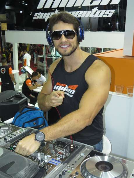 Ex-BBB Eliéser Ambrósio Ex-BBB Eliéser Ambrósio