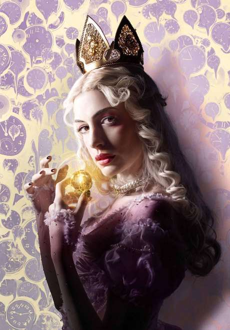 Anne Hathaway es 'Mirana of Marmoreal' o 'The White Queen'.