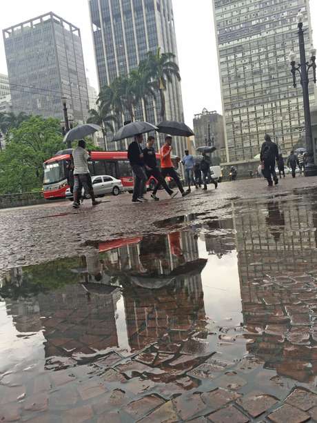 Passados 9 dias de novembro, o acumulado de chuvas na cidade de SP já soma quase o total esperado para os 30 dias do mês Passados 9 dias de novembro, o acumulado de chuvas na cidade de SP já soma quase o total esperado para os 30 dias do mês