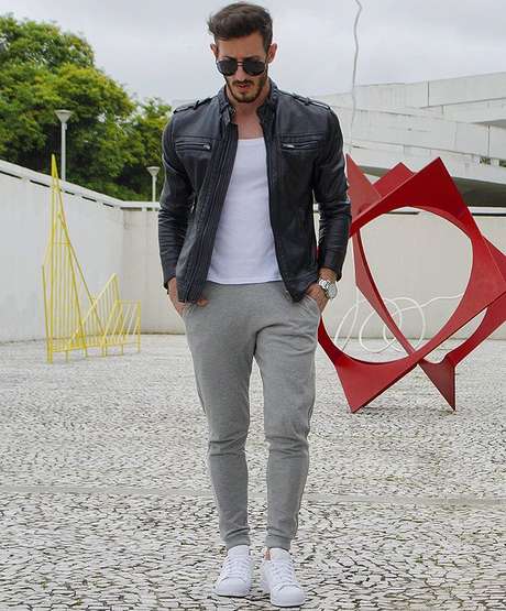 Perek num look com calça de moletom, tecido confortável Perek num look com calça de moletom, tecido confortável