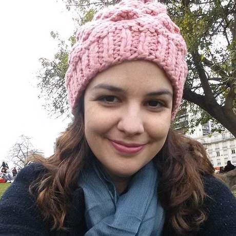 Caroline está fazendo mestrado em educação na Universidade Columbia, nos EUA Caroline está fazendo mestrado em educação na Universidade Columbia, nos EUA