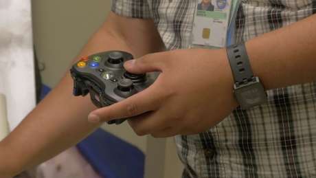 Os engenheiros da Nasa remapearam o joystick do Xbox para fazê-lo controlar um jetpack remotamente, direto da base espacial Os engenheiros da Nasa remapearam o joystick do Xbox para fazê-lo controlar um jetpack remotamente, direto da base espacial