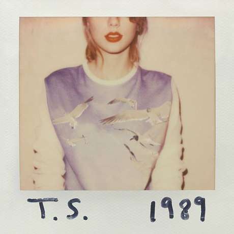 Em maio de 2015, a cantora embarcou na The 1989 World Tour, se apresentando no Japão, Estados Unidos, Europa, Canadá, China e Austrália Em maio de 2015, a cantora embarcou na The 1989 World Tour, se apresentando no Japão, Estados Unidos, Europa, Canadá, China e Austrália