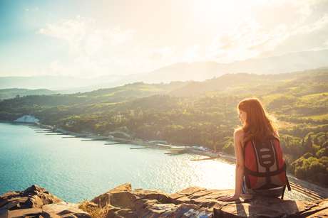 Viajar sozinho apresenta vantagens Viajar sozinho apresenta vantagens