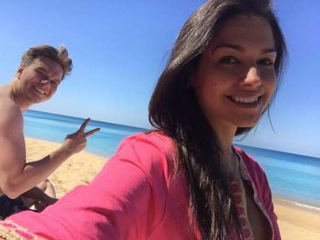 Os pombinhos Michel Teló e a atriz Thaís Fersoza começaram um romance em 2012 e se casaram em uma cerimônia íntima, no final de 2014 Os pombinhos Michel Teló e a atriz Thaís Fersoza começaram um romance em 2012 e se casaram em uma cerimônia íntima, no final de 2014