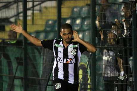 LANCE! Após reunião que dura cinco horas, Atlético-MG garante chegada do meia-atacante nas primeiras horas desta terça-feira. Clube irá detalhar questões da negociação com Figueira