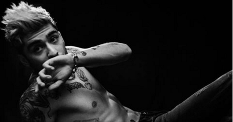 Menos de um ano depois de sua saída da boyband One Direction, Zayn Malik parece ter começado muito bem sua carreira solo. Seu primeiro single, Pillowtalk, estreou em primeiro lugar no Hot 100 da Billboard Menos de um ano depois de sua saída da boyband One Direction, Zayn Malik parece ter começado muito bem sua carreira solo. Seu primeiro single, Pillowtalk, estreou em primeiro lugar no Hot 100 da Billboard
