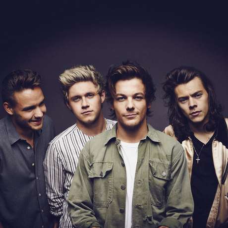 A boy band, que nasceu no reality show musical The X Factor britânico em 2010, foi descoberta pelo jurado e produtor musical Simon Cowell A boy band, que nasceu no reality show musical The X Factor britânico em 2010, foi descoberta pelo jurado e produtor musical Simon Cowell