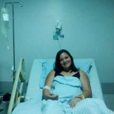 Giovanna Raquel, 17 anos, ficou dois meses internada por causa de uma embolia pulmonar, que começou com uma dor nas pernas após início de consumo da pílula 