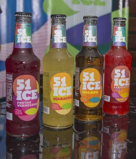 Guga W Gerchmann / Divulgação A biomédica Samara Pinheiro provou a 51 Ice sabor manga com pimenta e disse que a sensação foi indescritível: “Estou gostando muito da bebida. É muito refrescante, ótima para espantar o calor e aproveitar um show como o do Loubet. Bem gostosa mesmo.”