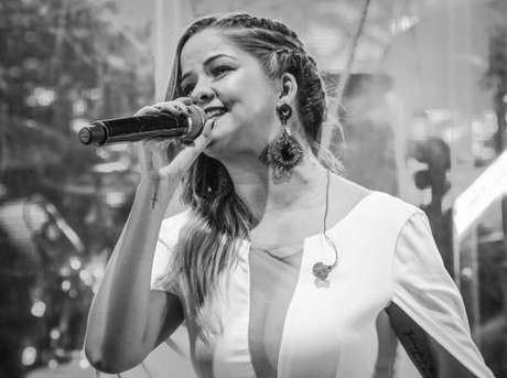 No ano seguinte, lançaram o segundo disco e o primeiro DVD. Pouco depois, uma das músicas da dupla, intitulada Você de Volta, fez parte da trilha sonora da novela Paraíso, da Rede Globo No ano seguinte, lançaram o segundo disco e o primeiro DVD. Pouco depois, uma das músicas da dupla, intitulada Você de Volta, fez parte da trilha sonora da novela Paraíso, da Rede Globo