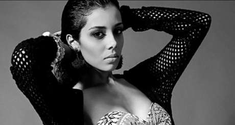 Com apenas cinco anos de carreira, a formosa Camilla Castro não para de conquistar fãs. Com um estilo que mescla sertanejo, pop, folk, country, romantismo e moda de viola, ela tem feito cada vez mais sucesso no cenário musical Com apenas cinco anos de carreira, a formosa Camilla Castro não para de conquistar fãs. Com um estilo que mescla sertanejo, pop, folk, country, romantismo e moda de viola, ela tem feito cada vez mais sucesso no cenário musical