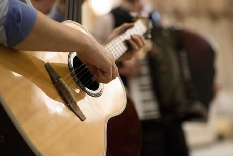 É muito difícil de emplacar uma música no topo das paradas de sucesso, por isso, no exterior, foi até instituído um dia para relembrar as canções que marcaram época e a carreira de um artista É muito difícil de emplacar uma música no topo das paradas de sucesso, por isso, no exterior, foi até instituído um dia para relembrar as canções que marcaram época e a carreira de um artista