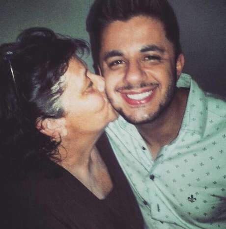 Sempre carinhoso com a família, Cristiano dizia que não seria nada se não fosse sua mãe, pela qual nutria um amor incondicional Sempre carinhoso com a família, Cristiano dizia que não seria nada se não fosse sua mãe, pela qual nutria um amor incondicional