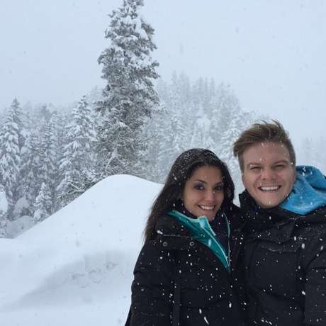 Seja na praia, seja na neve, os dois garantem que o melhor de tudo é estar na companhia do outro Seja na praia, seja na neve, os dois garantem que o melhor de tudo é estar na companhia do outro