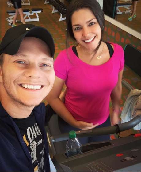 Desde dezembro de 2014, o artista vinha comentando em entrevistas que tinha vontade de se dedicar mais à esposa – os dois se casaram em outubro do mesmo ano – para que juntos os dois pudessem planejar a chegada do primeiro filho Desde dezembro de 2014, o artista vinha comentando em entrevistas que tinha vontade de se dedicar mais à esposa – os dois se casaram em outubro do mesmo ano – para que juntos os dois pudessem planejar a chegada do primeiro filho