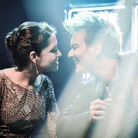 Na noite de lançamento do seu quarto CD, Sunset, em São Paulo, Teló chamou a amada no palco e dedicou lhe dedicou a música Maria Na noite de lançamento do seu quarto CD, Sunset, em São Paulo, Teló chamou a amada no palco e dedicou lhe dedicou a música Maria