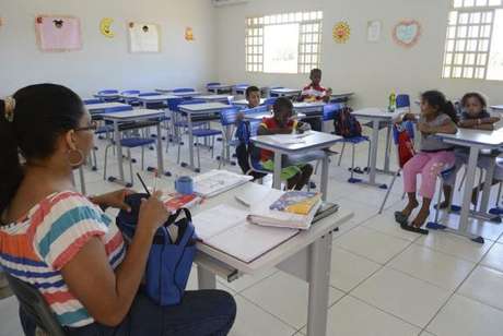 São 14 os estados que pagam aos professores menos do que os R$ 2.135,64 por mês, conforme levantamento divulgado pela CNTE