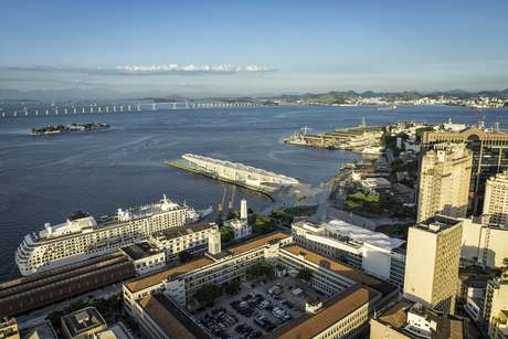 marchello74/Shutterstock Navios chegam em dezembro ao Brasil para temporada 2016/2017, nos portos do Rio (foto) e Santos