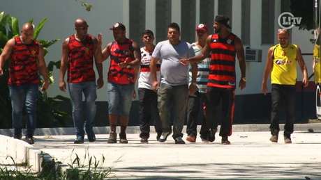 LANCE! Grupo de oito membros de torcidas organizadas do clube invadiu o Ninho do Urubu na manhã desta segunda-feira e conversou com parte do elenco