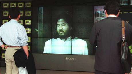 Mesmo no corredor da morte, Shoko Asahara ainda tem milhares de seguidores