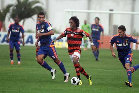 LANCE! O Santa Cruz será o rival na decisão da Copa do Nordeste. Dono da melhor campanha geral, o Campinense fará o segundo jogo em casa, no Estádio Amigão