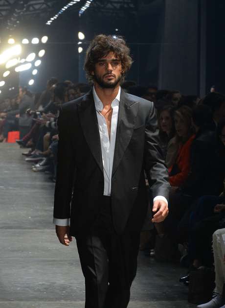 Marlon Teixeira no desfile de Murilo Lomas Marlon Teixeira no desfile de Murilo Lomas