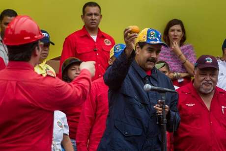 No Dia do Trabalho, Nicolás Maduro convoca trabalhadores contra a oposição