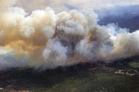 Imágenes del gigantesco incendio que asola Canada 635980770558307716w