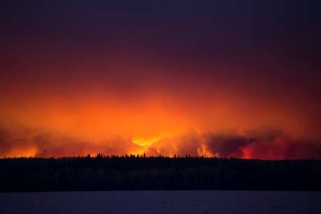 Imágenes del gigantesco incendio que asola Canada 635980944170316237w