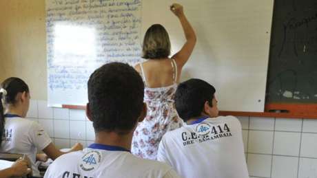Para professor, melhor dos cen&aacute;rios &eacute; exigir resultados na educa&ccedil;&atilde;o 