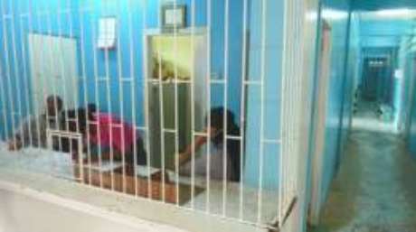 BBC Mundo / BBCBrasil.com Como uma prisão: assim é a Unidade Psiquiátrica do hospital da capital, Georgetown