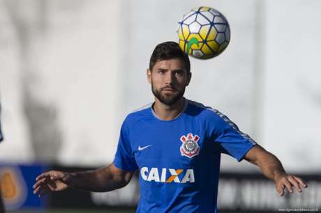 Felipe é poupado em treino do Timão, mas jogará Dérbi. Yago volta à equipe