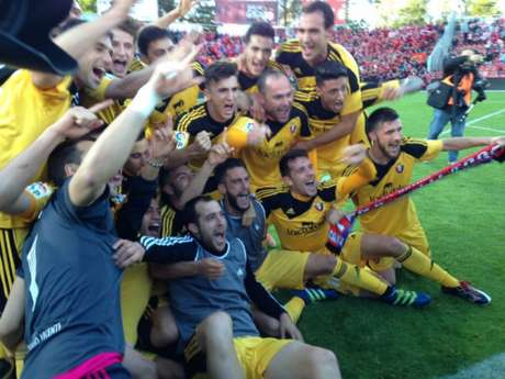 
                        
                        
                    Osasuna celebra retorno à Primeira Divisão da Espanha (Divulgação)