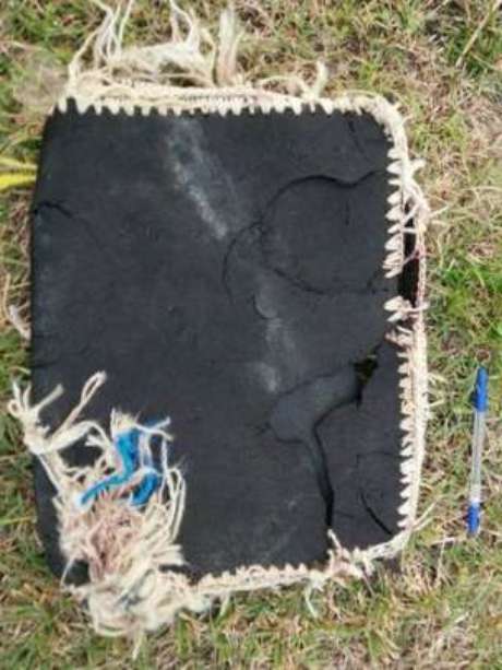 Bolsa foi um dos objetos descobertos na praia de Riake, em Madagascar Bolsa foi um dos objetos descobertos na praia de Riake, em Madagascar