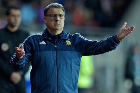 Tata Martino divulgou primeiros nomes para a Rio 2016 (Foto: AFP/Juan Mabromata)
Tata Martino divulgou primeiros nomes para a Rio 2016 (Foto: AFP/Juan Mabromata)
