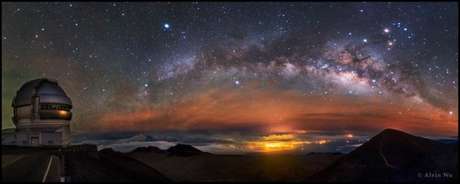 Alvin Wu / BBCBrasil.com Outro fotógrafo chinês Alvin Wu, levou o prêmio na categoria Luz . O arco ascendente da Via Láctea foi observado em Mauna Kea, no Havaí.