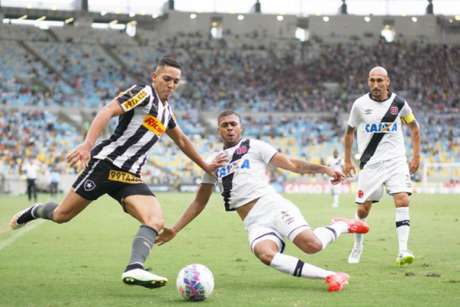 No Brasil, lateral começou a carreira no Botafogo